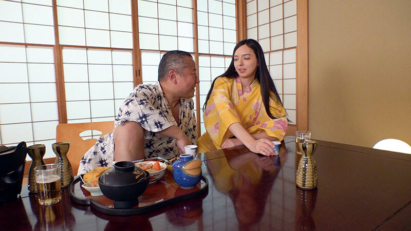 温泉街で随一の美人妻！くびれスレンダー社長夫人の寝取られ中出し性交 - サンプル画像 - 11
