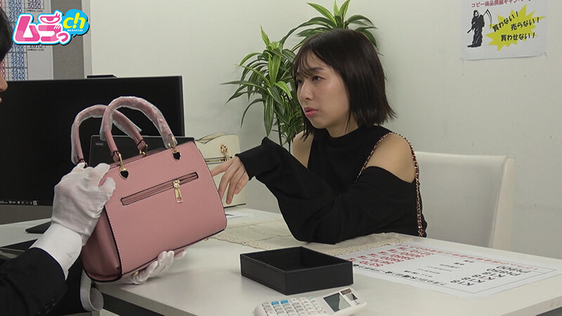 ニンゲン観察 高額査定のためならチ●ポをしゃぶる！ハメる！お金欲しさにブランド買い取り専門店でおま●こも査定してもらうパパ活女子 - サンプル画像 - 3