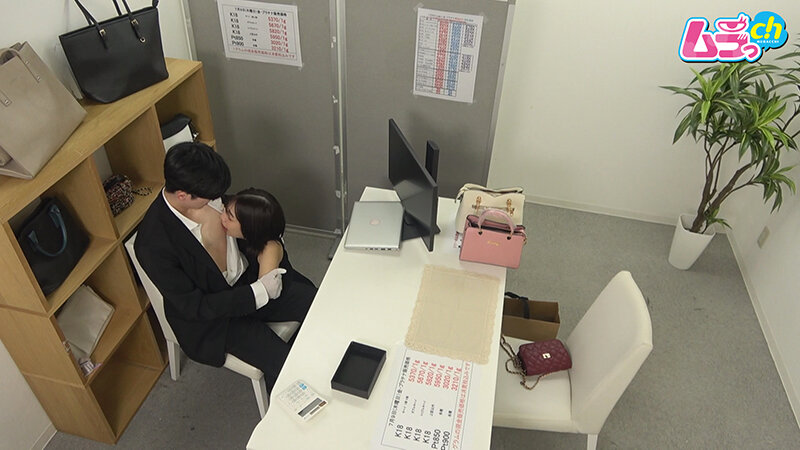 ニンゲン観察 高額査定のためならチ●ポをしゃぶる！ハメる！お金欲しさにブランド買い取り専門店でおま●こも査定してもらうパパ活女子 - サンプル画像 - 7