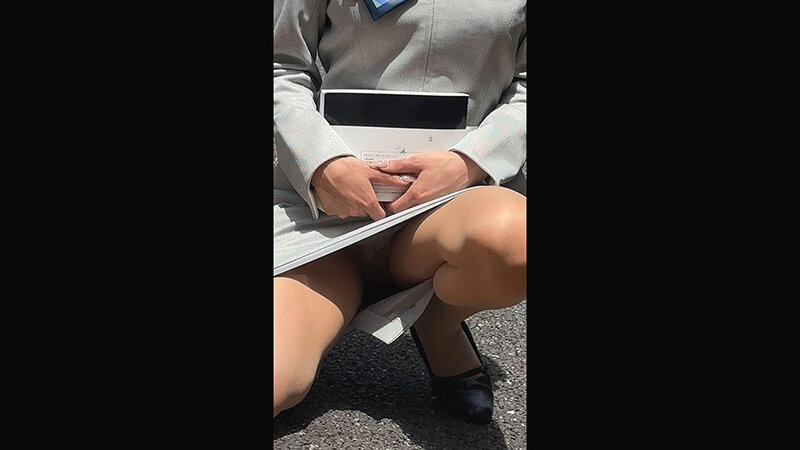 高級車販売店 美人ディーラー 生パンスト狩り 試乗車のトランクルームにて就寝3 - サンプル画像 - 1