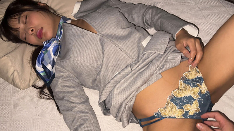 高級車販売店 美人ディーラー 生パンスト狩り 試乗車のトランクルームにて就寝3 - サンプル画像 - 2