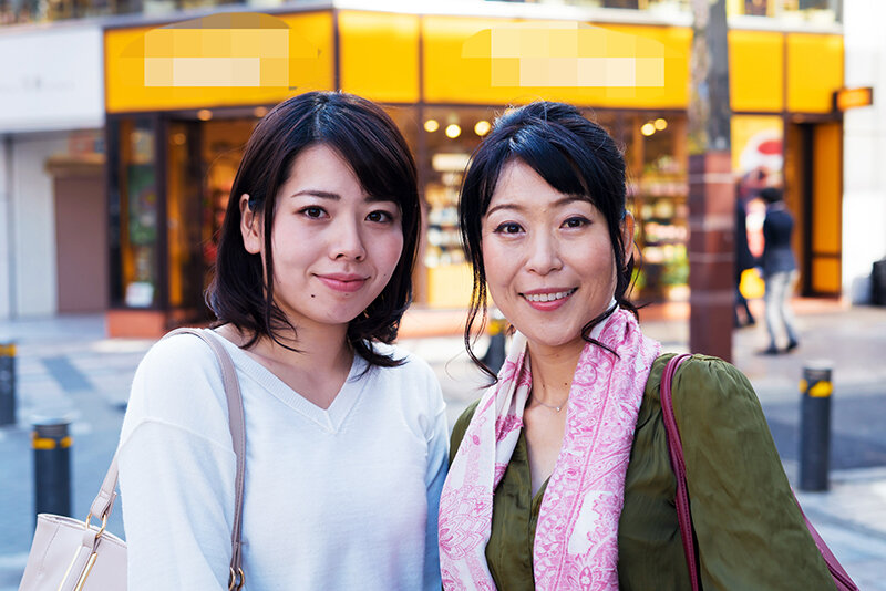 街角母娘ナンパ！禁断の親子同時ナンパで母と娘に究極羞恥！！16名 - サンプル画像 - 5