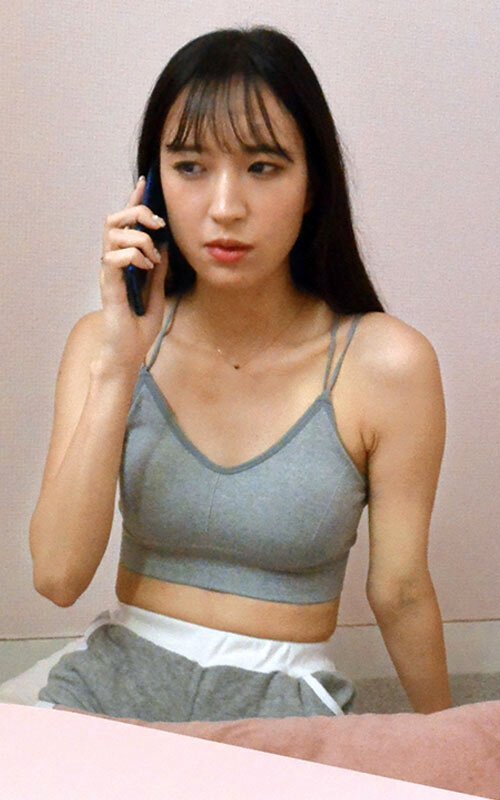 地味だったはずの幼馴染が盆休みに帰省してきた。すっかり陽キャになった彼女と2人っきりですごした濃密な1日。 楠木花菜 - サンプル画像 - 19