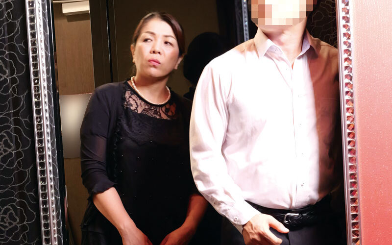 法事帰りに飲み過ぎて…巨乳＆巨尻のえげつないデカ乳輪肉感義母 御子柴美花 - サンプル画像 - 8