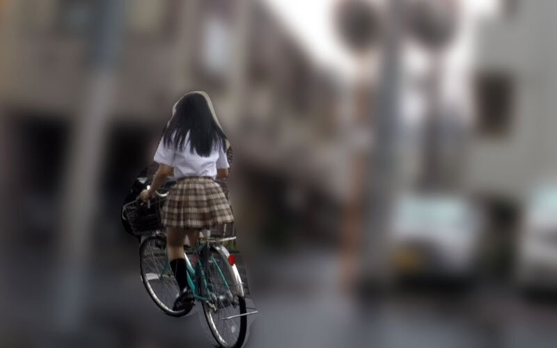 渋谷制服美少女 太もも×パンチラ×喰いこみ尻を密着ストーキ○グ隠し撮り2枚組 - サンプル画像 - 20