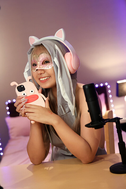 「黙っててくれたらシタいこと全部シテあげる」 地味なあの子の正体は推しの覆面ライブ配信者だった！？ 正体がバレた推しは口止めを条件に僕の欲望のすべてを受け入れてくれた！ - サンプル画像 - 13