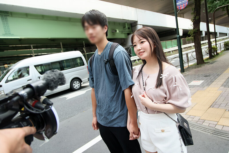 街角素人論破！ 街行くカップルが高額賞金を目指してゲームに挑戦のはずが…ゲームは次第にあらぬ方向に？ ‘ロンパ師’の理詰めで彼女はタジタジ！ついには愛する彼氏の30cm隣でデカチンを挿入されてしまう！？ - サンプル画像 - 2