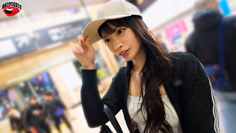 【超敏感！潮吹きキャバ嬢】おっぱい良し、お尻良し、感度良し！関西弁でイキ散らかすノリ最高のエロカワ美女！舌を巧みに使って舐めまわす唾液たっぷり極上フェラ！Gスポットを貫かれカメラまで濡らす怒涛のジェット潮噴射！【最高にシコい舐めたがりな女】 …月野江すい - サンプル画像 - 1