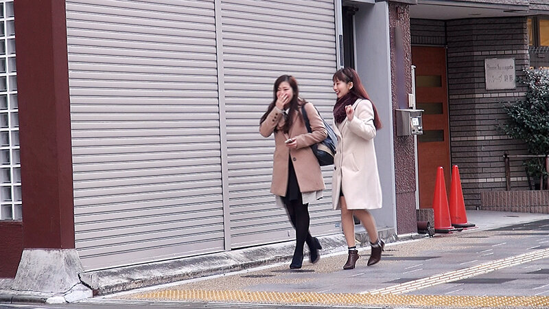 美女が美女をガチ口説き！素人ナンパレズビアン - サンプル画像 - 2