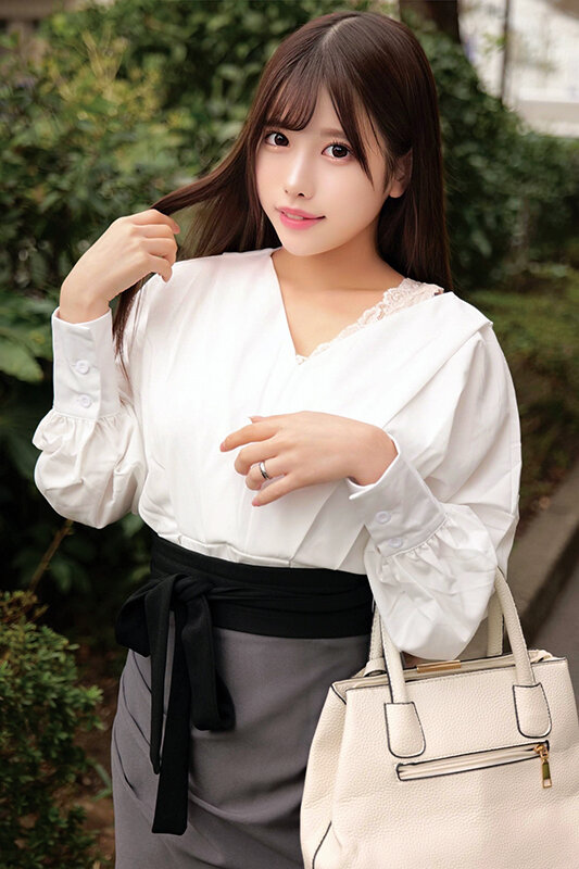 「童貞君の包茎ち○ぽの皮を剥いて洗ってもらえませんか！？」素人奥様が童貞君と密着混浴！カチカチにズル剥けた童貞ち〇ぽに赤面発情！そのまま優しく筆おろしSEX！あいりさん25歳結婚2年目ひめのさん26歳結婚2年目 - サンプル画像 - 1