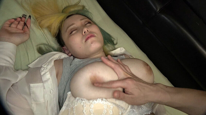 暗闇連れ込みSEX 巨乳が過ぎるド派手美女、おっぱい使いまくりセックス。爆ぜる巨乳の恵体 ネネさん - サンプル画像 - 3