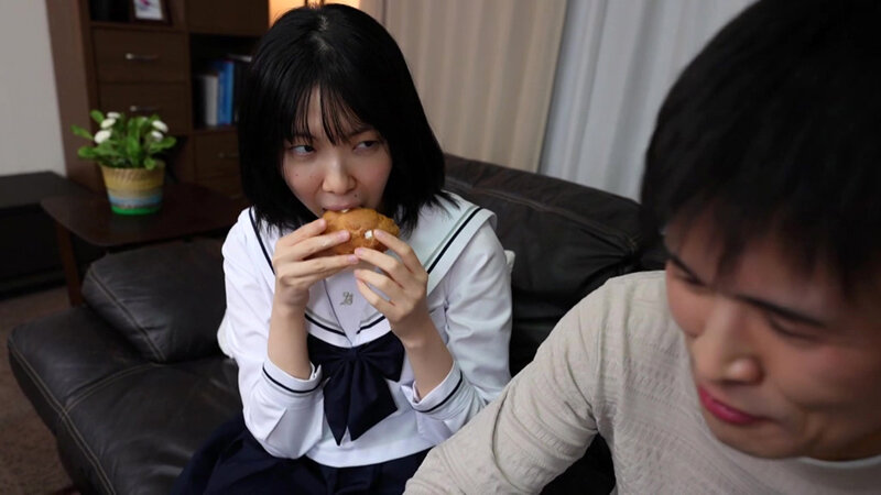 隣に住む真面目そうな娘の三白眼のエロイ瞳に魅かれて… 岸永みりな - サンプル画像 - 2