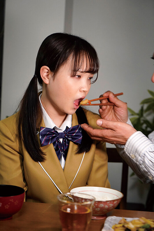 鬼畜父の性玩具 彼氏との仲を引き裂かれた制服美少女 工藤ララ - サンプル画像 - 2