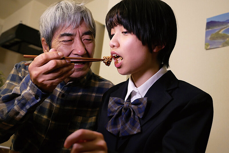 鬼畜父の性玩具 彼氏との仲を引き裂かれた制服美少女 雪乃える - サンプル画像 - 2