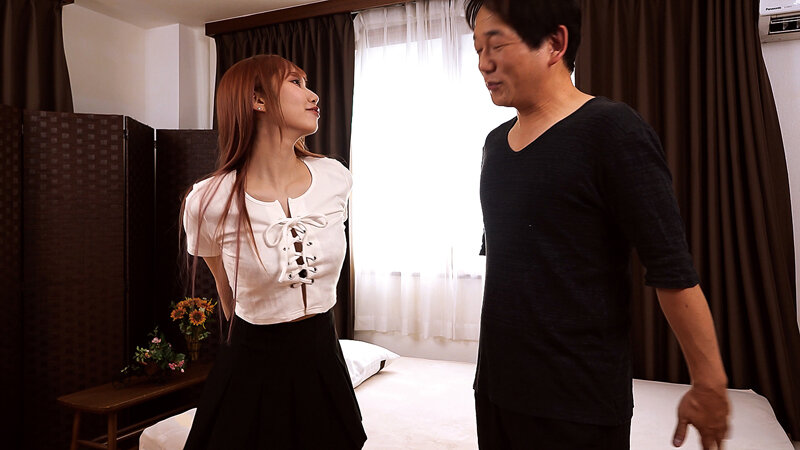 あいさつをする程度の関係のいまどきギャルが、なぜかオジサンの俺の家に遊びに来て誘惑してくる話 斎藤あみり - サンプル画像 - 2