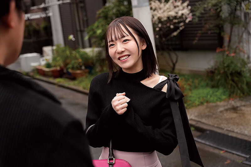 十年ぶりに再会した清楚だった同級生は色気漂う淫乱女に変貌していた！ 西元めいさ - サンプル画像 - 3