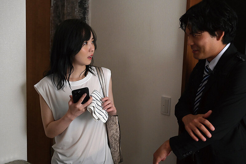 民泊ダブルブッキング 一つ屋根の下で惹かれあう二人 美ノ嶋めぐり - サンプル画像 - 3