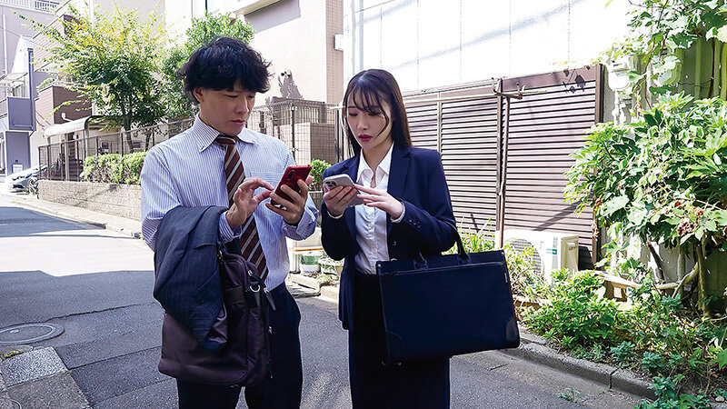 まさかの相部屋＆逆NTR 冴えない上司の俺に会社で一番の美人部下が… 望月りんね - サンプル画像 - 4