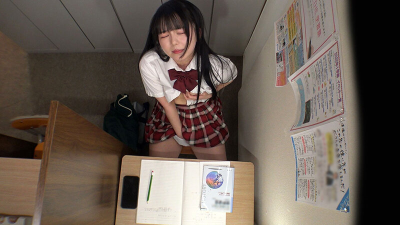 【流出映像】女子○生進学塾オナニー盗撮 - サンプル画像 - 5