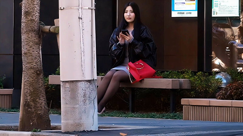 街のお姉さんがエロ過ぎてずっと見てたら、こっそり口で抜いてくれた話 - サンプル画像 - 13