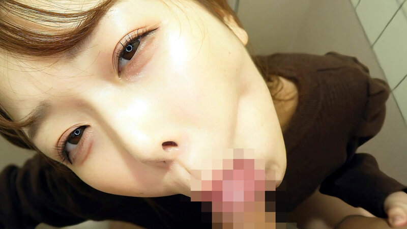街のお姉さんがエロ過ぎてずっと見てたら、こっそり口で抜いてくれた話 - サンプル画像 - 2