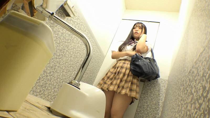 【流出映像】 女子○生 公衆トイレ下校中オナニー 放尿・動画124分 - サンプル画像 - 2