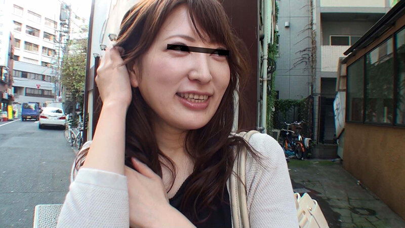 スカートめくれば、まさかのTバック！！ 清楚に見える奧さんの隠れたやる気はパンツに現る！？ 隠れビッチな淫乱妻 ナンパ中出し12人4時間 2 - サンプル画像 - 8