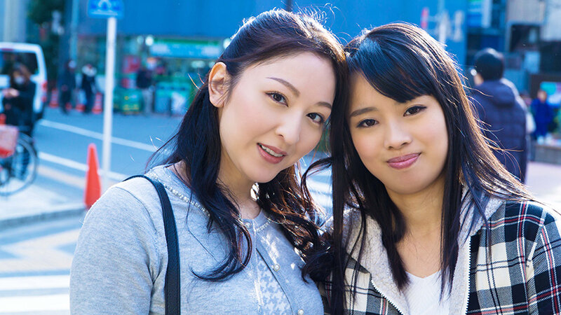 家族の絆は固かった！？「お父さんには言わないで」とか言いながら、娘の前でもお構いなし、欲求不満を拗らせた熟女母12名4時間 - サンプル画像 - 8