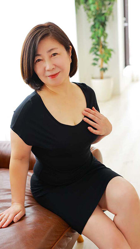 いやらしい六十路はお嫌いですか？ 【人生最後のAV出演】 刹那的に燃え上がる性欲旺盛セックス 膣奥を貫かれ、切なく咲き乱れる初撮り熟女 15人4時間スペシャル4 - サンプル画像 - 4