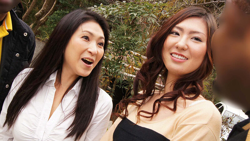 「やっぱり大きいのかな」「ちょっと興味あるかも」黒人にナンパされた熟女さんはデカマラに興味津々 想像以上の巨根を膣奥まで突っ込まれ狂ったようにイキまくる 黒人マラで昇天する素人熟女12人4時間SP3 - サンプル画像 - 18