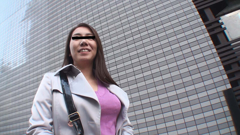 スカートめくれば、まさかのTバック！！ 清楚に見える奧さんの隠れたやる気はパンツに現る！？ 隠れビッチな淫乱妻 ナンパ中出し12人4時間（4） - サンプル画像 - 18