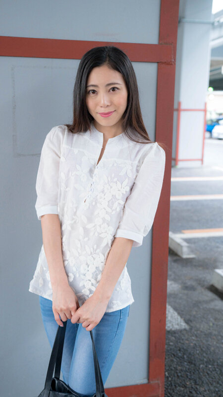 あなた誤解してますよ！黒髪清楚な人妻って、実は隠れヤリマンだったりします。。。清楚系エロギャップ最強説！ 12人240分7 - サンプル画像 - 4