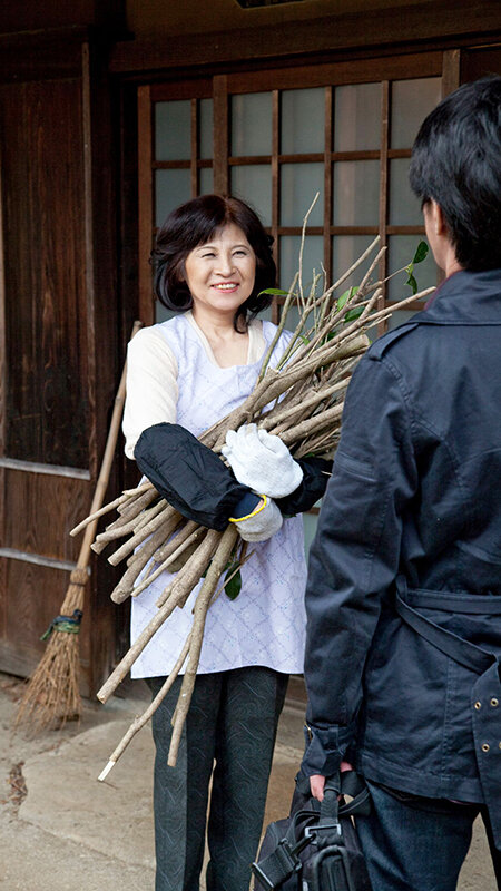 密かに欲求不満を抱えながら悶々と暮らしている 一見真面目な地方のおばさん 12人4時間 - サンプル画像 - 7