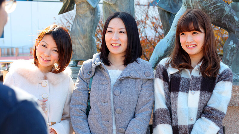 あなたは気付いているでしょうか？ 〈地方の人妻が入れ食い〉という事実 〈地味な人妻ほどエロい〉という事実 これが現実12人4時間 - サンプル画像 - 14