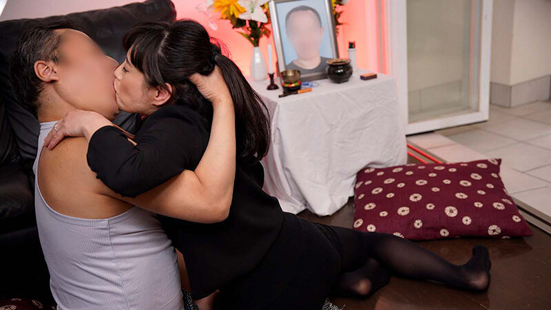 色情浪漫 シネマポルノ 熟女官能エロス 遺影の前でイキまくる美しい未亡人たち【第四章】 六話収録240分 - サンプル画像 - 8