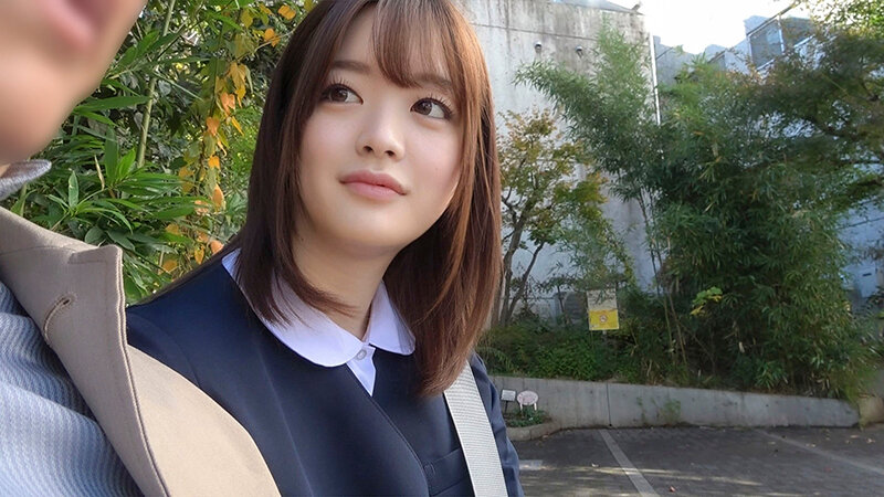 赤ちゃん作ろっ！透き通る白肌の隠れ巨乳美少女は青春スマイルでおじさんを子作りSEXに誘う。 橋本りこ - サンプル画像 - 1