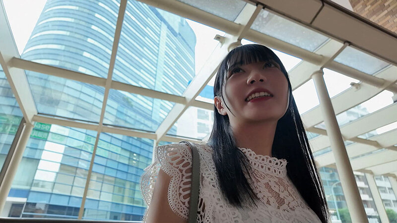 ナンパ即パコ05 学生でコンカフェでも働く彼女は「可愛いんで何でも似合っちゃう！」よくナンパされちゃうスレンダーの綺麗な乳首を勃起させてハメまくる！もえかちゃん - サンプル画像 - 1