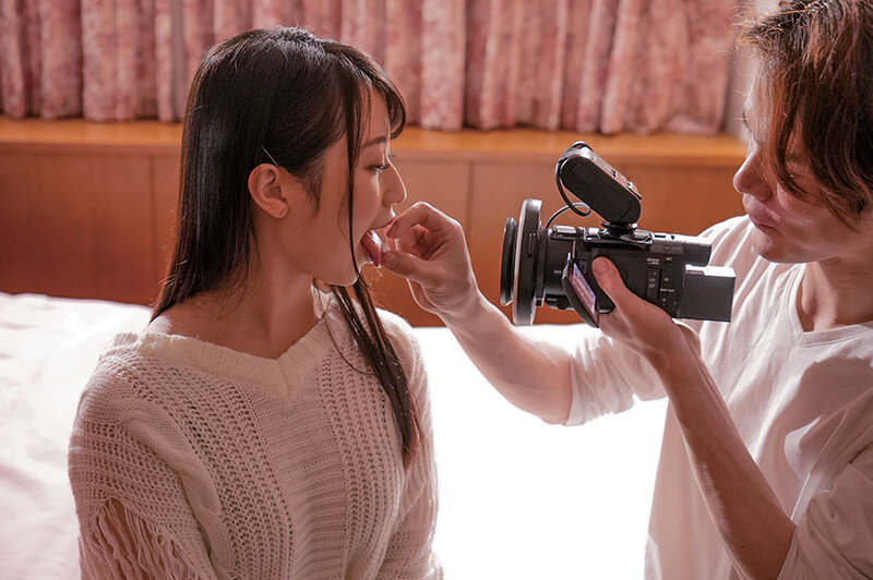 同窓会で再会した昔の彼氏にあっさりと寝取られた黒髪桃尻妻 宇佐美玲奈 - サンプル画像 - 2