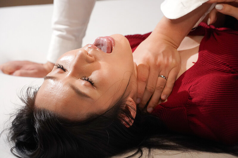 結婚生活のストレスで媚薬に手を出し人生の道を踏み外した人妻 あずま鈴 - サンプル画像 - 1