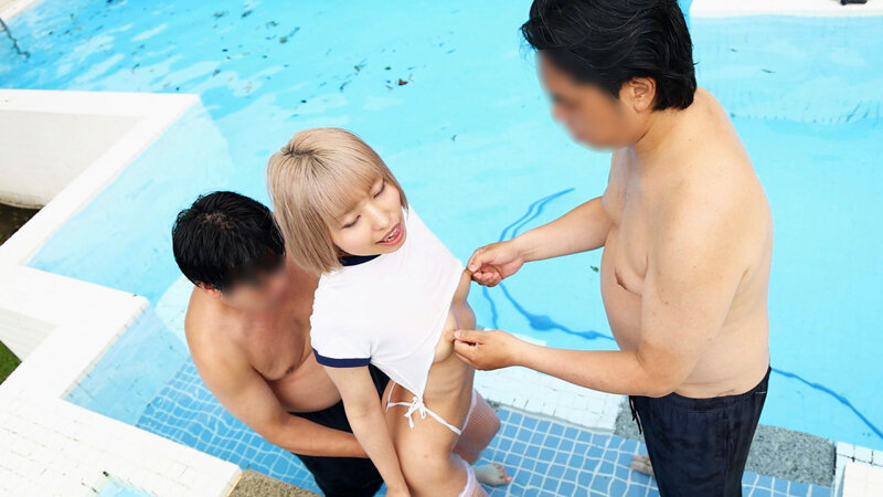 息子の同級生のガリガリ娘と恥ずかし露出紀行「可愛い顔して乳頭が長くて卑猥だねえ」と執拗なまでの乳首弄りの刑。 - サンプル画像 - 11