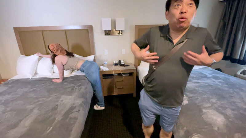 ロス滞在中の巨乳ハウスキーパーにチップ多く払ったらセックスまでしちゃった！エヴァ（30） - サンプル画像 - 3