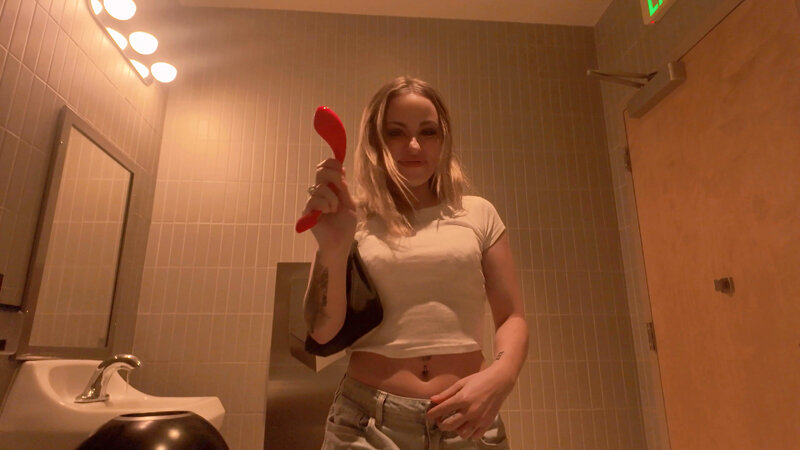 ロスの有名ホットドッグ店の看板美女がオモチャのモニターからまさかの絶頂生ハメSEXに！！アナ（25） - サンプル画像 - 5