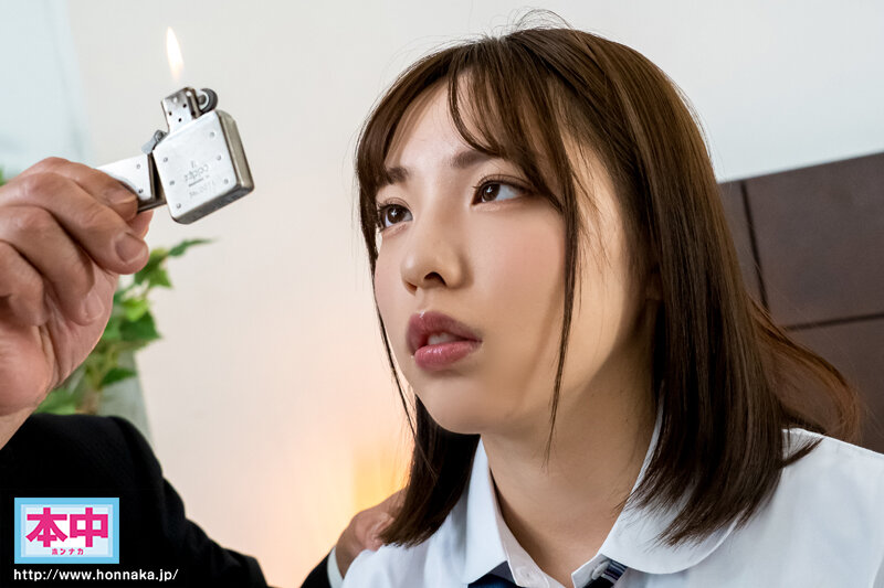 スマホの中身NTR スマホを覗いただけなのに…僕の彼女がパパ活で資産家オヤジと催●オフパコ生配信中。 大人買い中出しされまくっていたけれど僕はどうしてもそれを彼女に言えません… 白桃はな - サンプル画像 - 1
