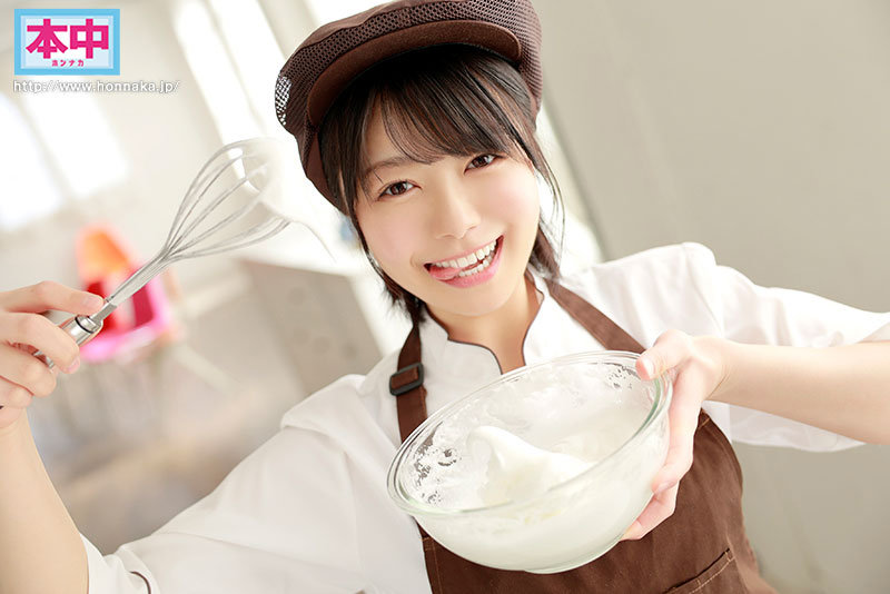 ショートカットの美人パティシエお姉さん ナマで激イキッ！激・激・激ピストンと同時の快感中出しSEX 如月ゆの - サンプル画像 - 1