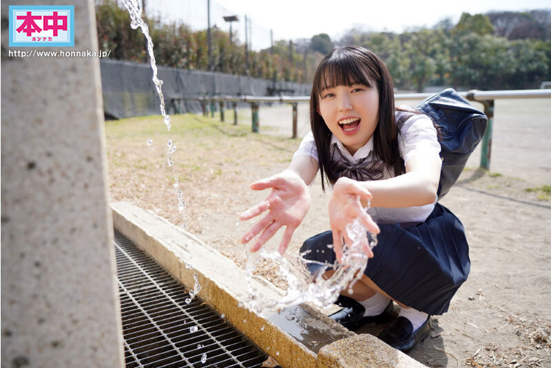「先生、不倫ごっこしよ」 妻と倦怠期中な担任のボクに中出し求愛してくる生徒と何度もナマで交わりまくってしまった放課後ラブホ密会 双葉くるみ - サンプル画像 - 1