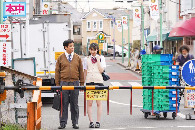 「先生、不倫ごっこしよ」 妻と倦怠期中な担任のボクに中出し求愛してくる生徒と何度もナマで交わりまくってしまった放課後ラブホ密会 双葉くるみ - サンプル画像 - 2