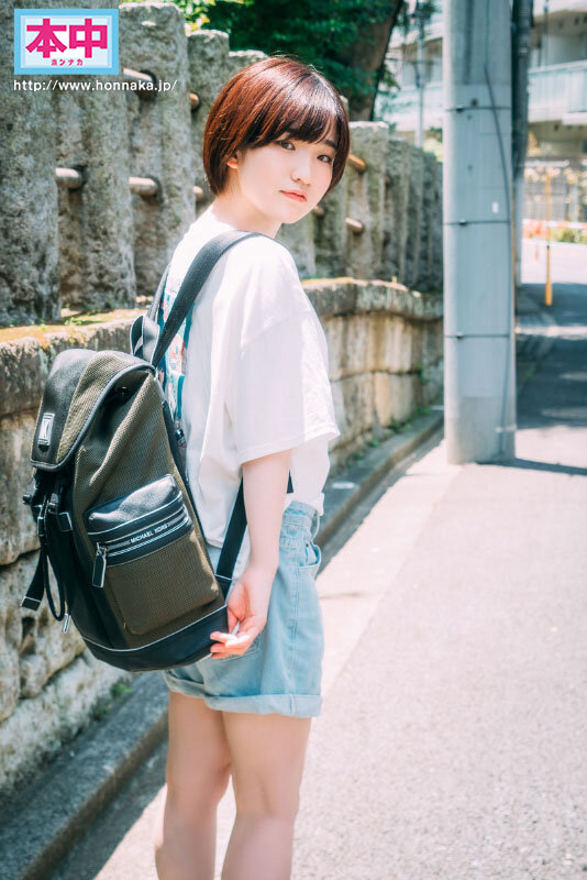 私、AVに出たらどうなっちゃうんだろう？ 新人 18歳 初体験は中学3年生 経験人数1人 恋をしてない3年間あの頃好きだった先生のチ●ポが忘れられずに…中出しAV Debut 姫野らん - サンプル画像 - 1