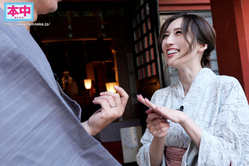 僕とJULIA、結婚してみました。 2人で協力しながら’ラブミッション’をクリアして愛を深めるリアル中出し結婚ドキュメント - サンプル画像 - 1