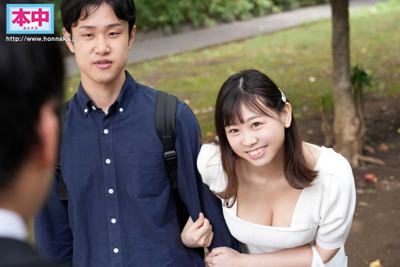 初めておっパブに行ったら...あの娘、友達の彼女に似てるかも！？着衣越ししか見たことなかった友達の彼女とまさかのおっパブで再会！ Gカップおっぱい丸出し＆ナマ本番中出しもOK！その後、友達の家でもこっそりおかわり中出しSEXしまくった！！ 綾瀬こころ - サンプル画像 - 1