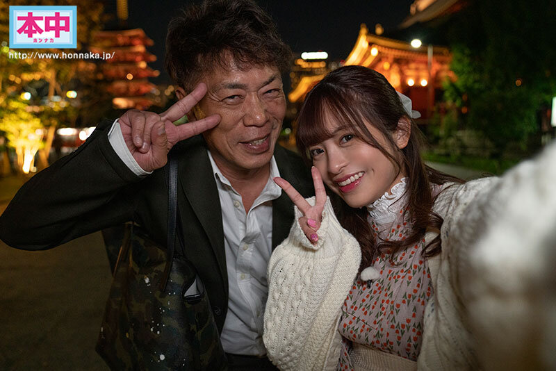 おじさんと浴衣＆制服デート ダンディなおじさん、普通のおじさん どっちがいいの？ おじさん達が本気で考えたプランでいちゃいちゃ浅草デートして、最後に中出ししたい相手を決めてッ！ 予想不明のガチンコドキュメント中出しSEX 桜もこ - サンプル画像 - 6